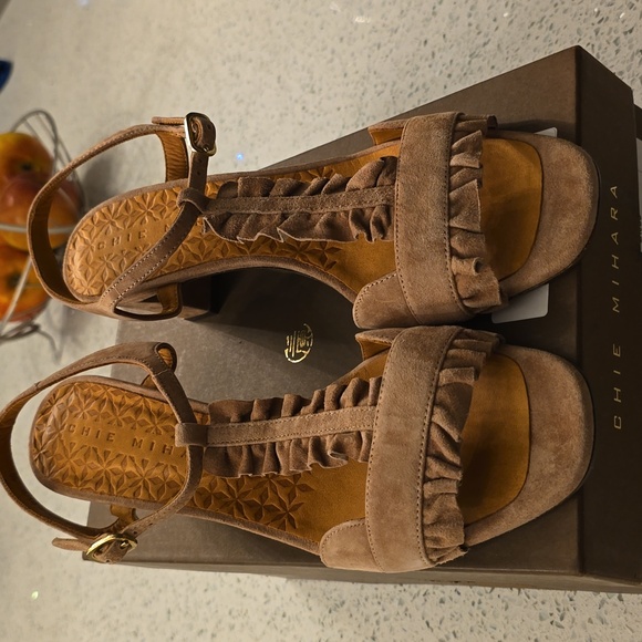 authentic Chie Mihara Laubo - peach suede . - Picture 2 of 13